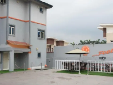 Galpin Suites Ikeja โรงแรมในOjodu