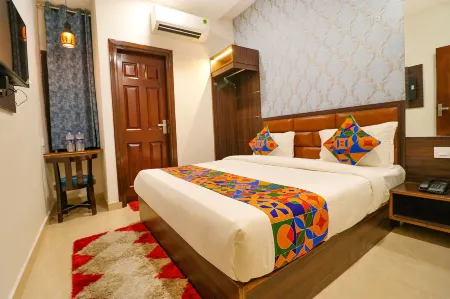 Hotel California Heights