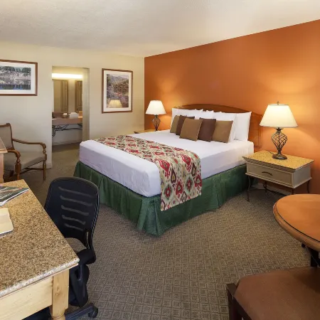 Sandpiper Lodge - Santa Barbara