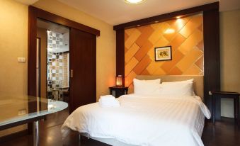 4C - No Impact from Earthquake 2Bedrooms 2 Bath Downtown Bangkok