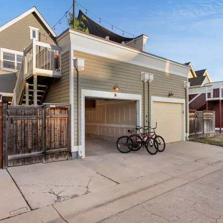 Old Town North Jewel! Near Breweries and River!