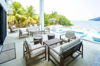 Sand Castle Vista - Spacious 4-Bed Villa in Placencia Village w Pool -  case vacanza in affitto