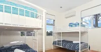 The Block Escape - Ocean Views No 6 Hotels near Granite Island Recreation Park