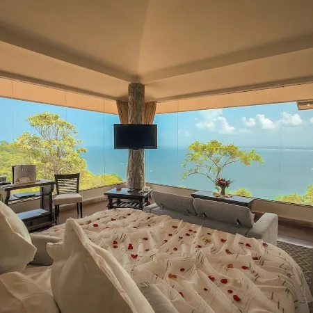 Issimo Suites (Adults Only)