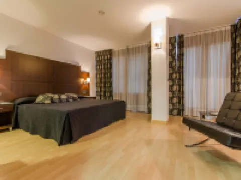 Hotel YIT Conquista de Granada Hoteles en Peligros