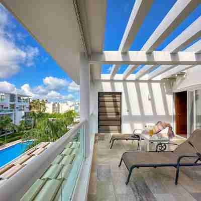 Incredible 3 Br Penthouse w BBQ & Jacuzzi Fitness & Recreational Facilities