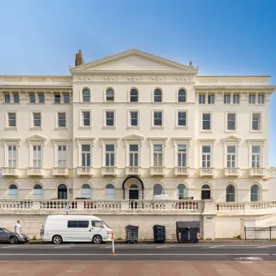 Upper Rock Brighton Apartments Отели рядом с достопримечательностью «Выставочный и конференц-центр Brighton Centre»