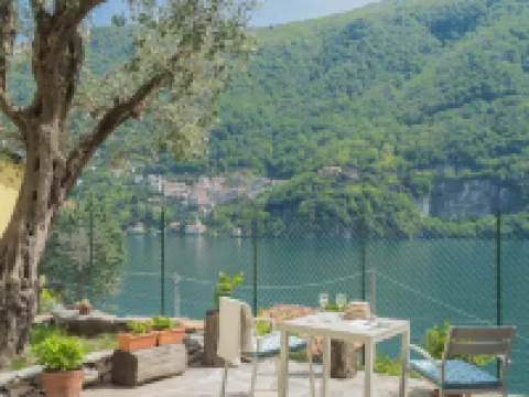 La Quiete with Private Garden by Rent All Como Hotels in Laglio