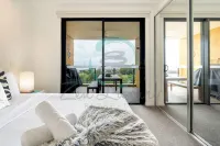 Oceanfront Marvel Harbour View Pool Parking Hotels in 