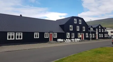 Bryggjan Boutique Hotel Отели в г. Svalbardsstrandarhreppur