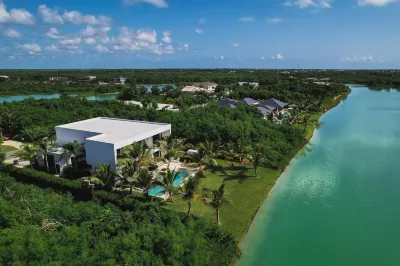 New Lake Front Villa in Golf and Beach Resort Các khách sạn ở 
