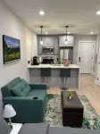 Modern 1BR 1BA Apartment