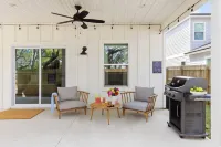 Vilano Fairway Beach Home + Hot Tub, Firepit Near the Water, Gulf Oasis فنادق في Vilano Beach