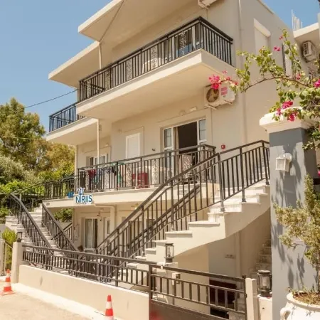 Niriis Hotel