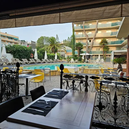 Hotel Canada Palace