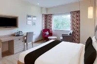 Elegant Stays With Rooftop Restro and Hill View