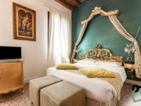 HOTIDAY Room Collection - Dolo Hotéis em Dolo