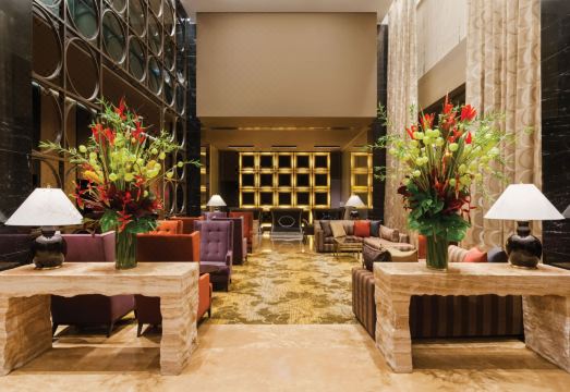 힐튼 리마 미라플로레스의 옥상 수영장 전경