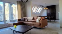 Huswell - Sunny Terrace with Harbour View - 5-Min Walk to Station