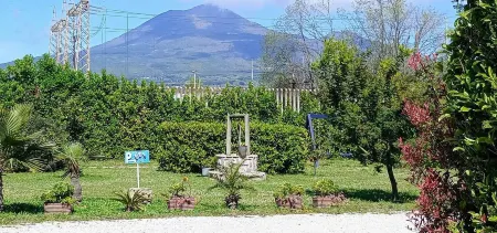 B&B PompeiLog Отели рядом с достопримечательностью «Museo Vesuviano»