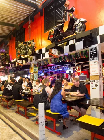 รูปภาพของนิคกี้ แฮนเดิลบาร์