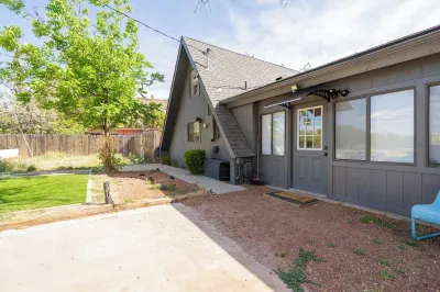 Adventure A-Frame w King Bed, Fire-pit, Grill near Sedona & Arizona wine country 민드르프 캐베이츠 주변 호텔