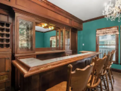 Luxary Castle & SPA near Skiing Resort Hotels in Wrightwood