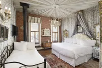 The Residence Hotel