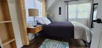 3-bedroom Modern home in welcoming Topeka with WiFi, AC