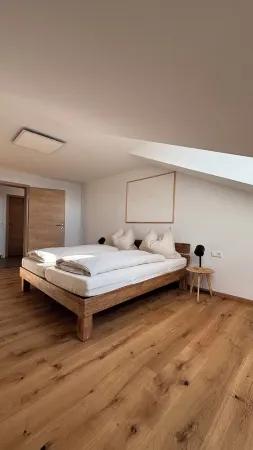 Modern, spacious apartment in Scandi style, ideal for several people Отели в г. Ваффенбрунн