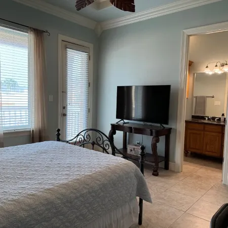 Charming 2-bedroom condo in brilliant South Padre Island minutes from beach