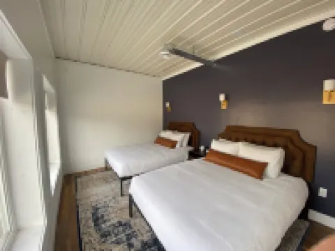 The Dojo-Kick back and relax! Hotels in Crosslake