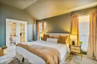 Spacious 5-bedroom house in charming Cypress - Hot Tub - Game Tables - Office Hotels near At Home