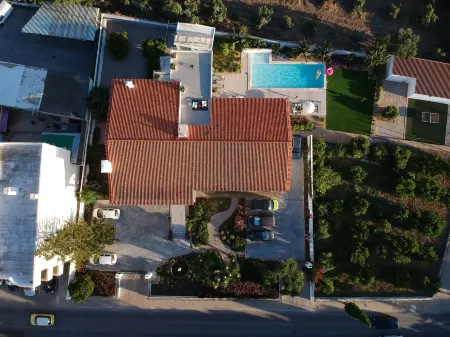 Vila Milreu Guest House