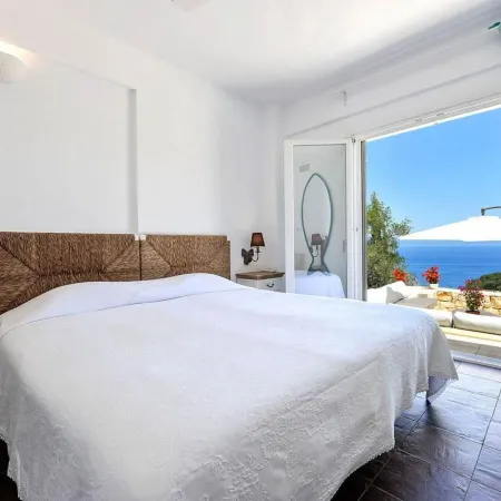 Apeiron II Villa - Sunny Modern Pool - Walk to Gaios