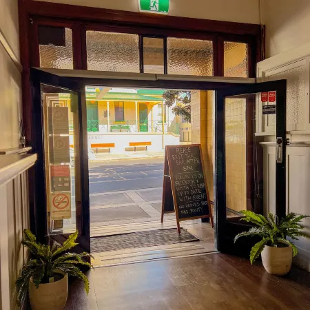 Commercial Hotel Bega