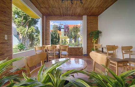 Hoa May Hotel Отели в г. Ta Nung