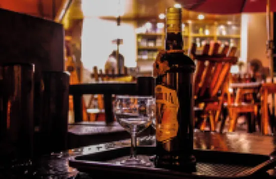 姆巴萊旅行者旅館