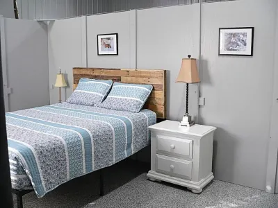 Spacious studio outside Custer with WiFi, and AC on paved road. UNIT 1-left side Hotels in 
