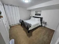Centrally Located 1500 SqFt Private Guest Suite w/ Hot Tub Hotel in zona Julius M. Kleiner Memorial Park