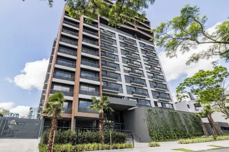 Charlie Skyline Moinhos Отели рядом с достопримечательностью «Public Library»