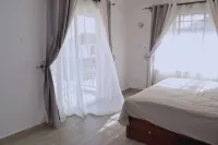 Cheerful 4-bedroom with a pool