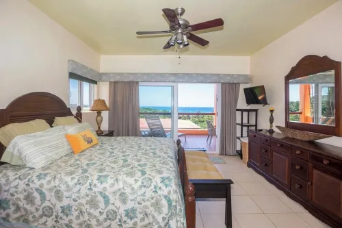 Fantastic Condo with Ocean Views and Pool in Sunset Villas