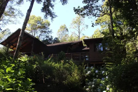 Large house in private park minutes from downtown Pucon