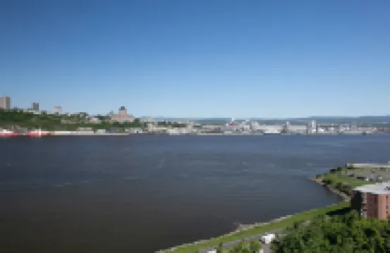 Sublime, Renovated! One river from Chateau Frontenac. 2 bedrooms, free parking!