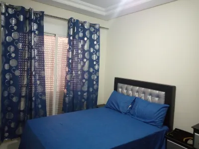 Beautiful Studio with King bed and Free parking