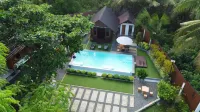 Rue DeuxVilles Villa Hotels in Loon