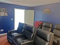 Cozy Cottage at Oak Creek Campground (pool, pet friendly, dog park, near Ark) Hotels in Walton