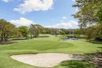 Welcome to Seashells and Sandtraps! The Perfect Oak Island Home w/ Golf Cart! Hotel a Caswell Beach