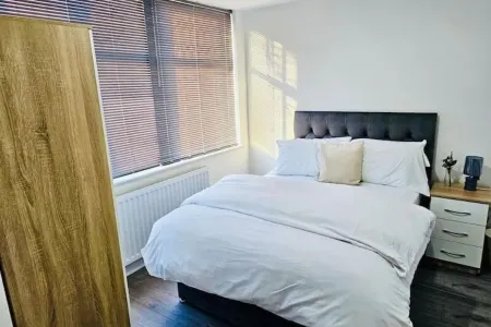 Delightful Double En-suite Room